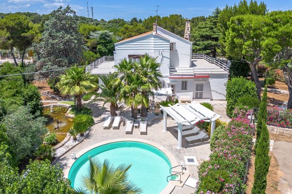 casa indipendente in vendita a Fasano in zona Savelletri