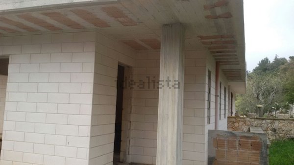 casa indipendente in vendita a Fasano