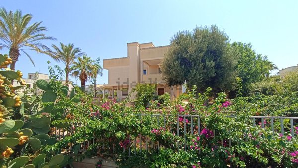 casa indipendente in vendita a Fasano