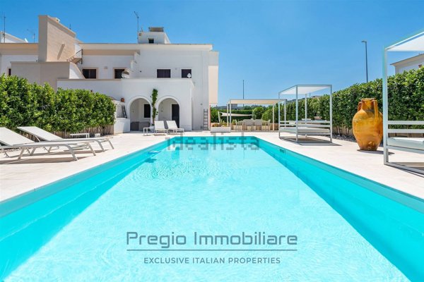 casa indipendente in vendita a Fasano