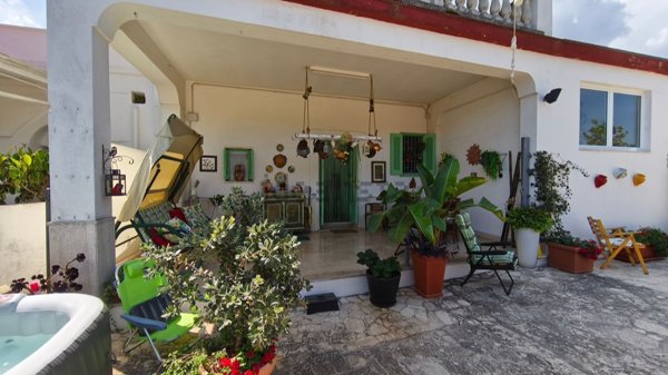 casa indipendente in vendita a Fasano