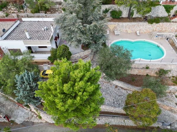 casa indipendente in vendita a Fasano