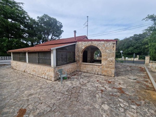 casa indipendente in vendita a Fasano