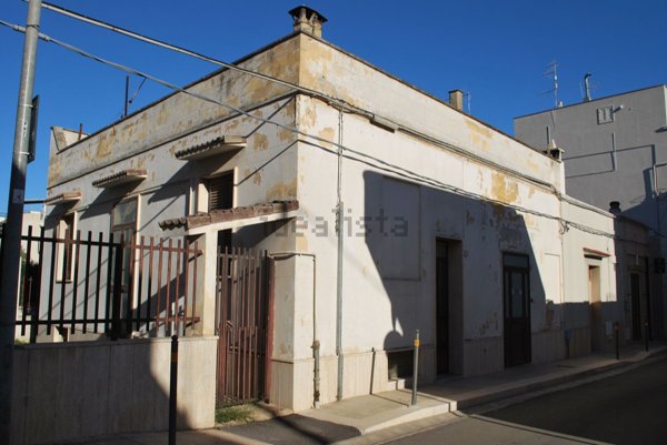 casa indipendente in vendita a Fasano