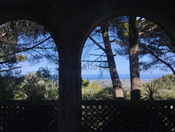 casa indipendente in vendita a Fasano