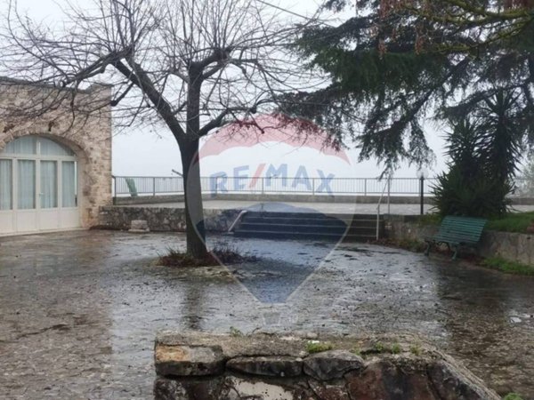 casa indipendente in vendita a Fasano in zona Laureto