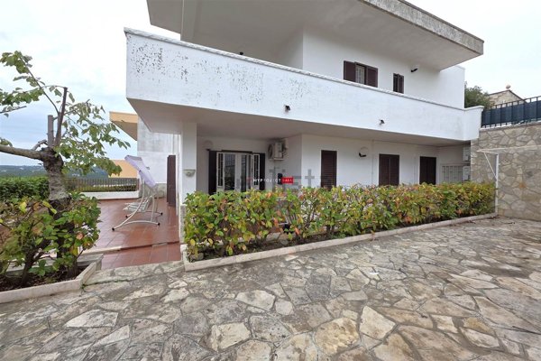 casa indipendente in vendita a Fasano in zona Canale di Pirro