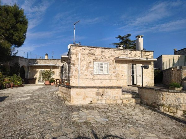 casa indipendente in vendita a Fasano