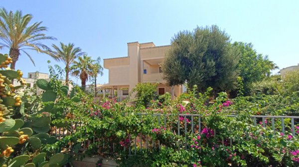 casa indipendente in vendita a Fasano in zona Savelletri