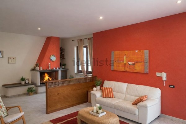 casa indipendente in vendita a Fasano