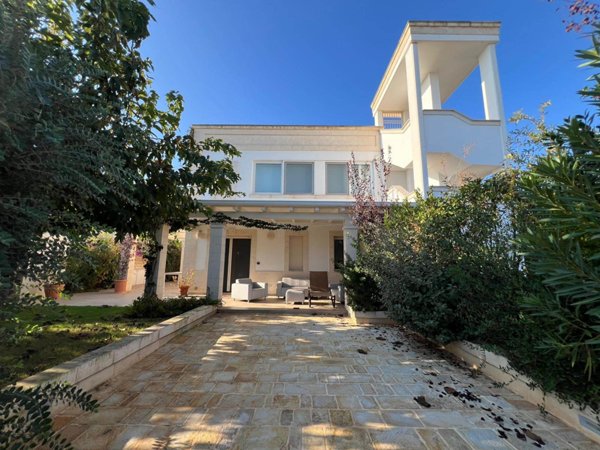 casa indipendente in vendita a Fasano in zona Savelletri