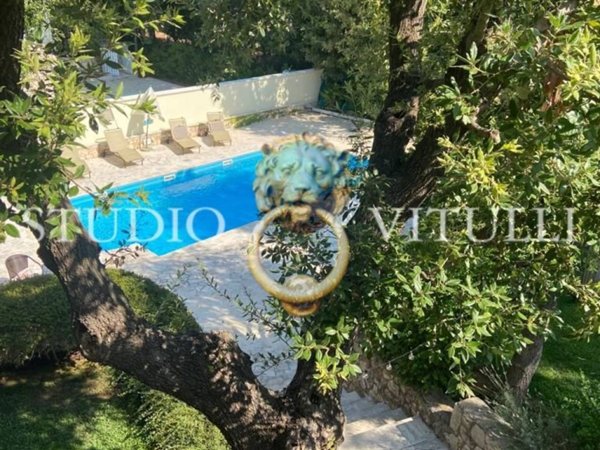 casa indipendente in vendita a Fasano in zona Laureto