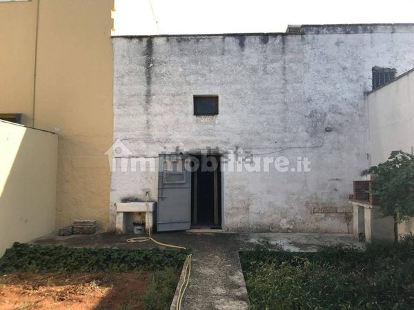 casa indipendente in vendita a Fasano in zona Montalbano