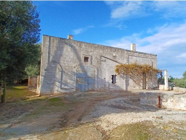 pentavano in vendita a Fasano in zona Savelletri