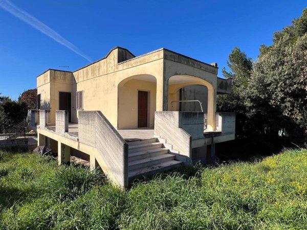 casa indipendente in vendita a Fasano in zona Laureto