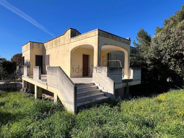 casa indipendente in vendita a Fasano in zona Laureto