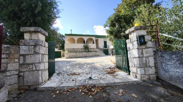 casa indipendente in vendita a Fasano in zona Canale di Pirro