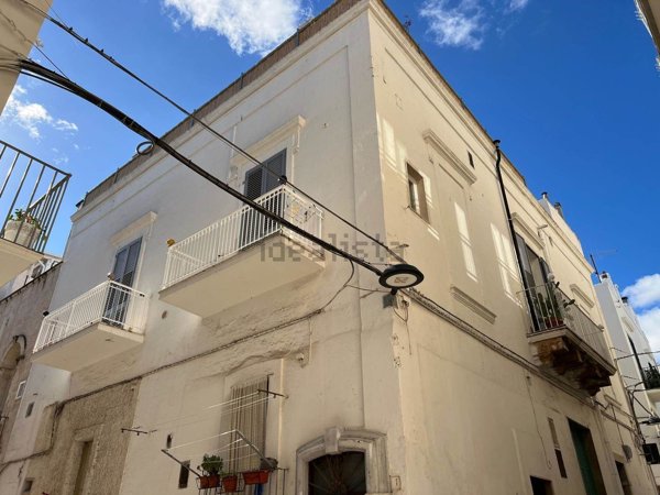 esavano in vendita a Fasano