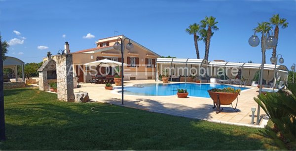 casa indipendente in vendita a Fasano in zona Savelletri