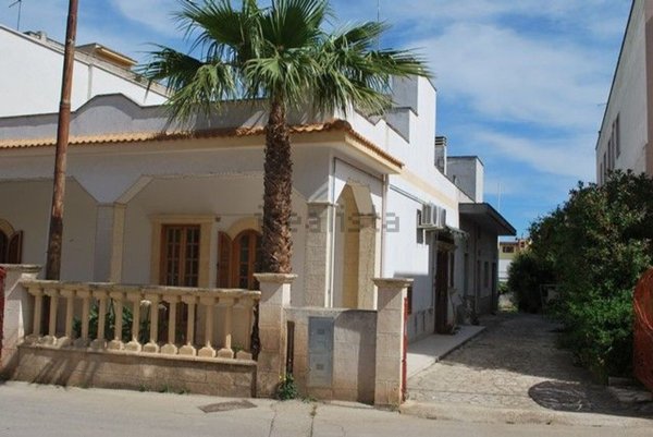 casa indipendente in vendita a Fasano in zona Montalbano