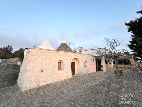 casa indipendente in vendita a Fasano
