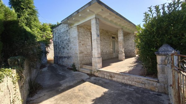 casa indipendente in vendita a Fasano in zona Laureto