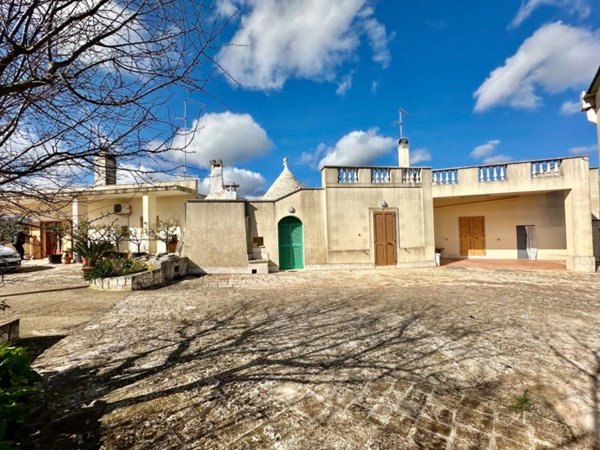 casa indipendente in vendita a Fasano in zona Laureto