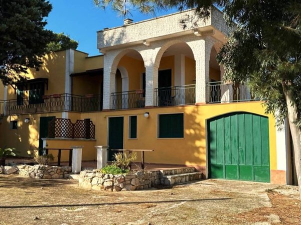 casa indipendente in vendita a Fasano in zona Laureto