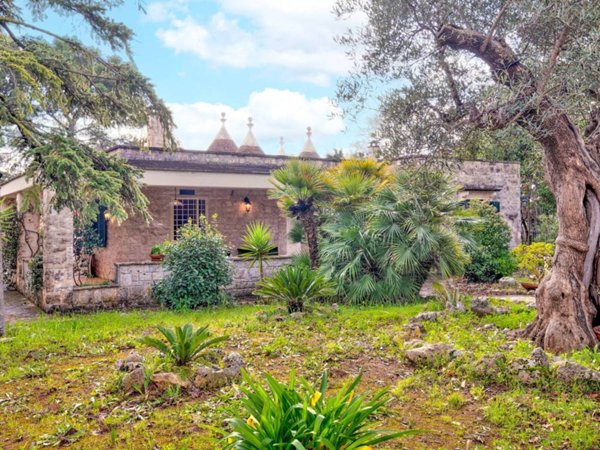 casa indipendente in vendita a Fasano