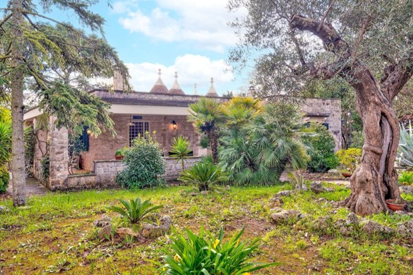 casa indipendente in vendita a Fasano