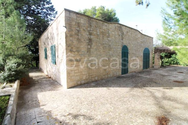casa indipendente in vendita a Fasano in zona Laureto