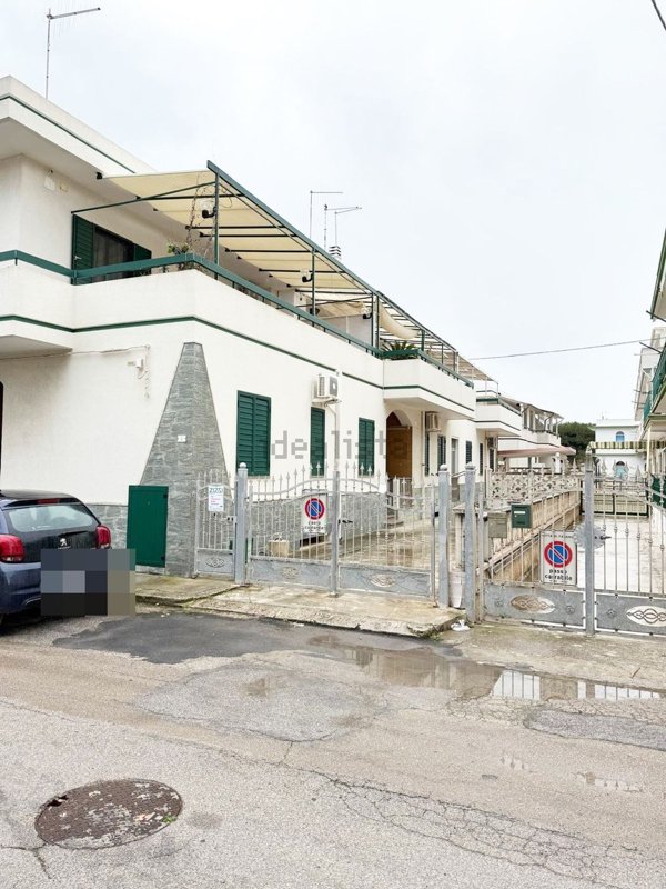 casa indipendente in vendita a Fasano