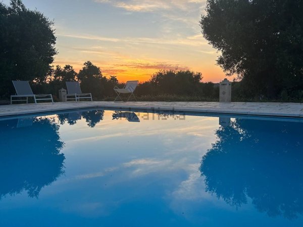 esavano in vendita a Fasano