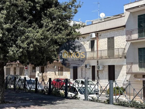 intera palazzina in vendita a Fasano in zona Savelletri
