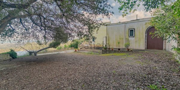 casa indipendente in vendita a Fasano
