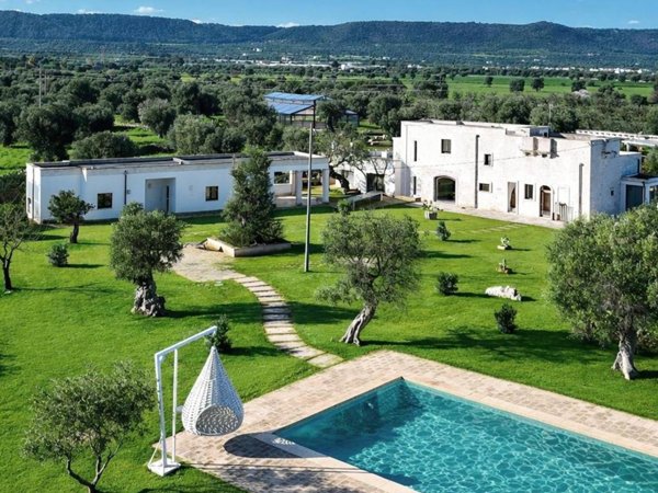 casa indipendente in vendita a Fasano in zona Savelletri