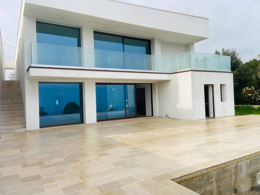 casa indipendente in vendita a Fasano in zona Laureto