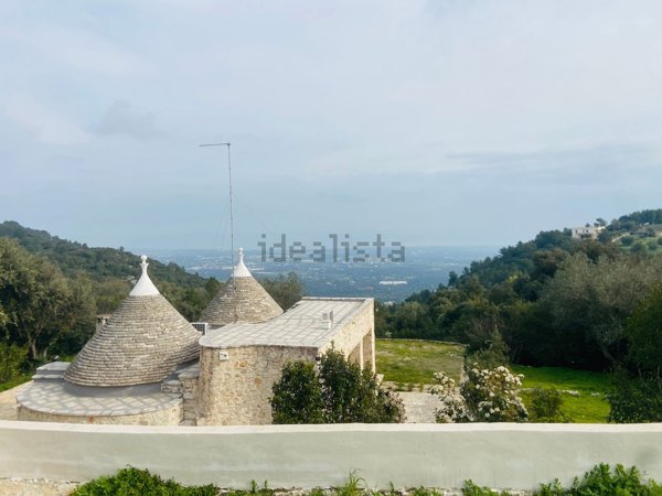 casa indipendente in vendita a Fasano
