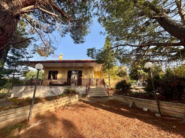 casa indipendente in vendita a Fasano in zona Montalbano