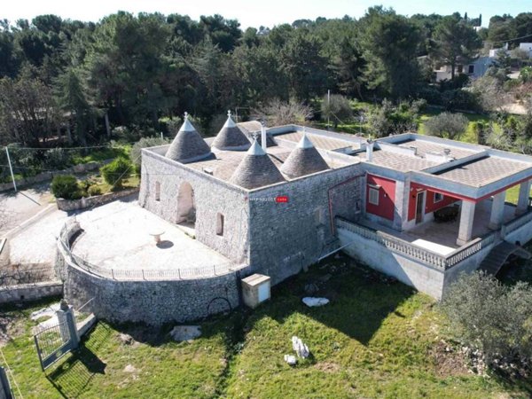 casa indipendente in vendita a Fasano