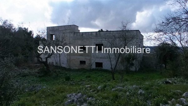 casa indipendente in vendita a Fasano