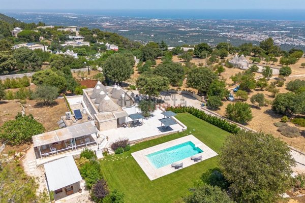 casa indipendente in vendita a Fasano