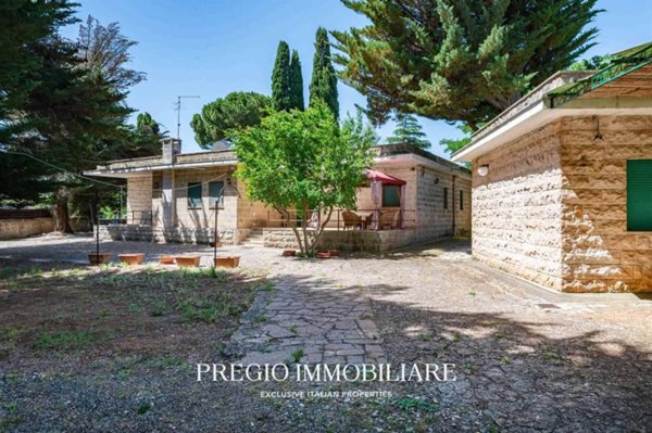 casa indipendente in vendita a Fasano
