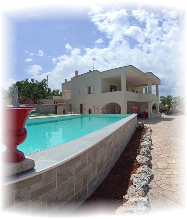 casa indipendente in vendita a Fasano in zona Laureto