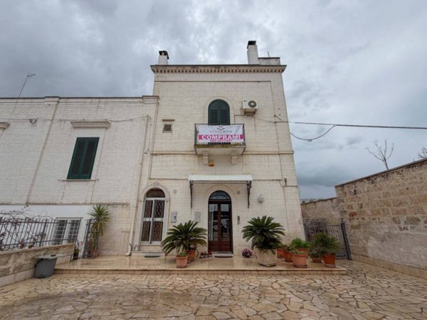 casa indipendente in vendita a Fasano in zona Pezze di Greco