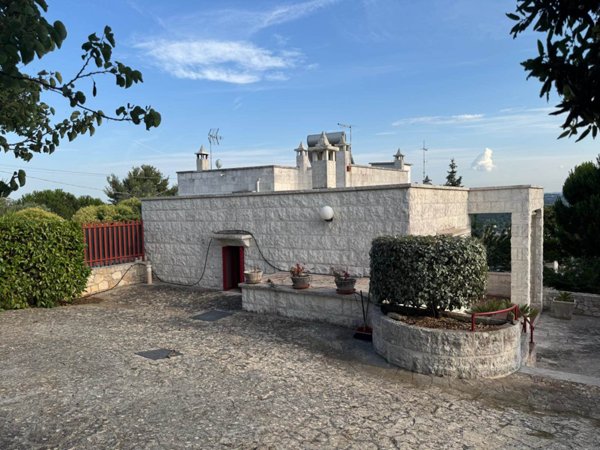 casa indipendente in vendita a Fasano