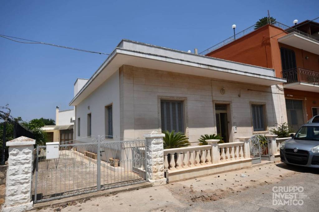 casa indipendente in vendita a Fasano in zona Montalbano