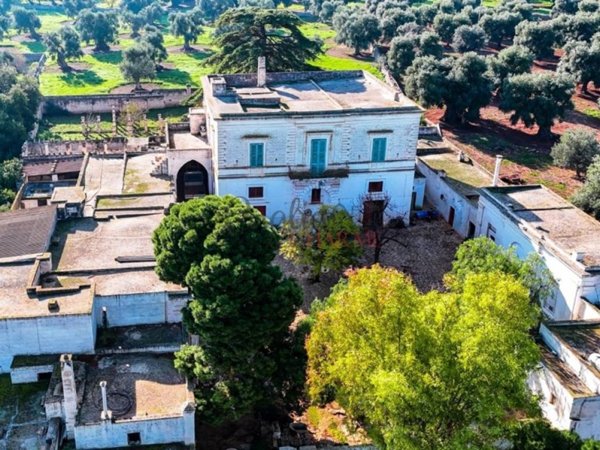 casa indipendente in vendita a Fasano