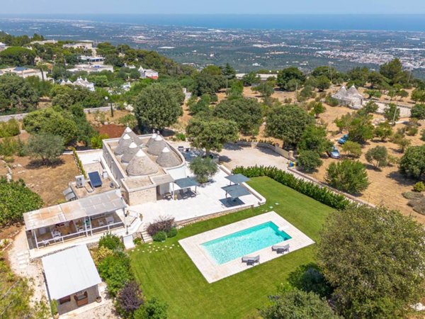 casa indipendente in vendita a Fasano in zona Laureto