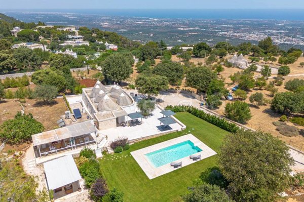 casa indipendente in vendita a Fasano